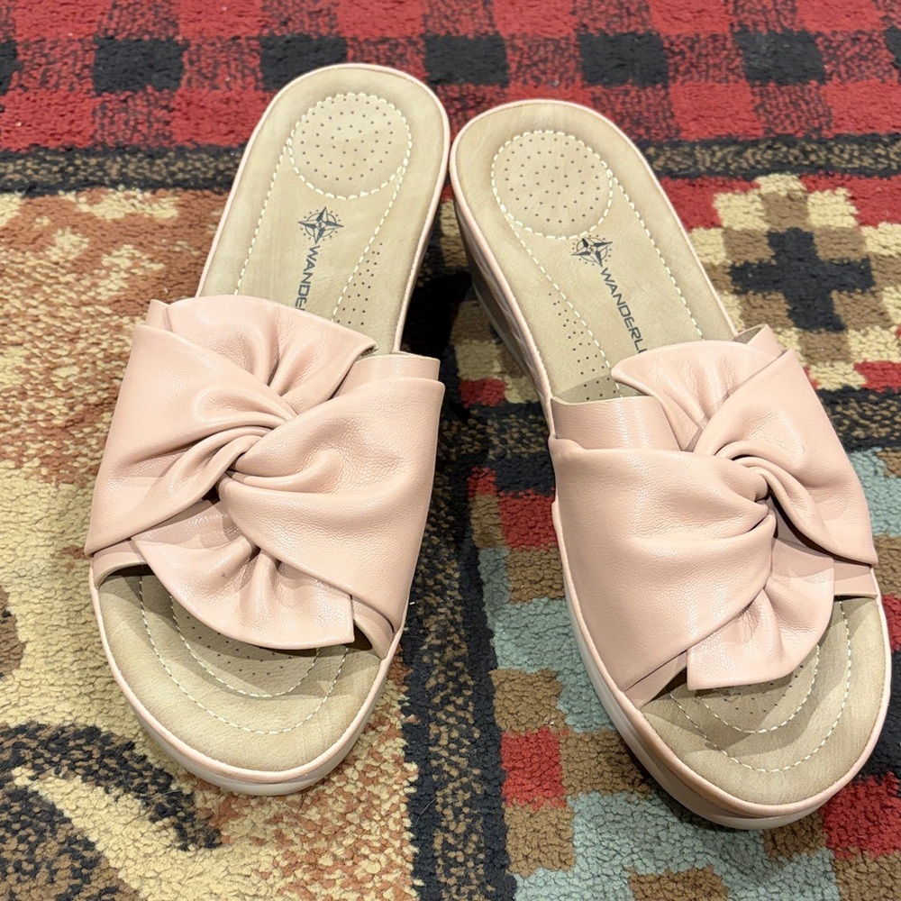 Women’s Wanderlust wedge